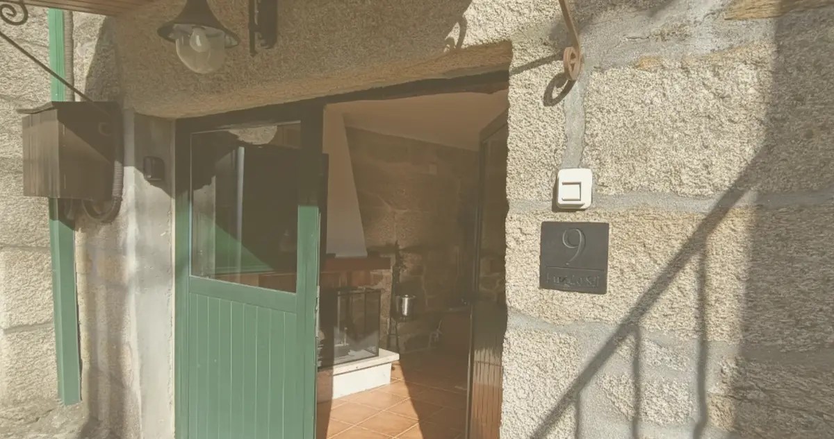 fachada de casa en piedra